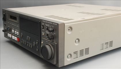 Sony-PCM 7030 professional mastering DAT